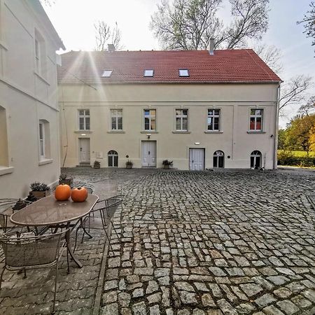 Palac I Folwark Brzeznica Ngoại thất bức ảnh